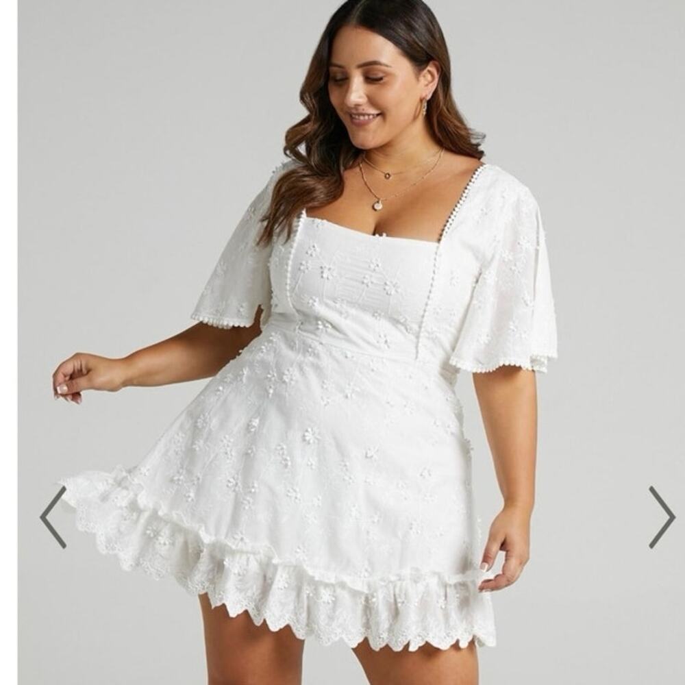 NWT Showpo Fancy A Spritz White Embroidered Floral Mini Dress - 16